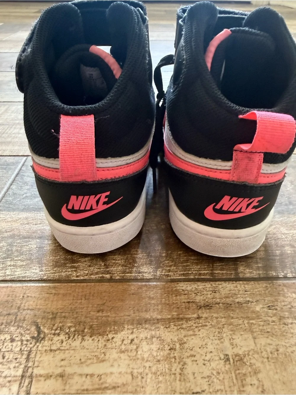 NIKE Girls Court Borough Mid 2